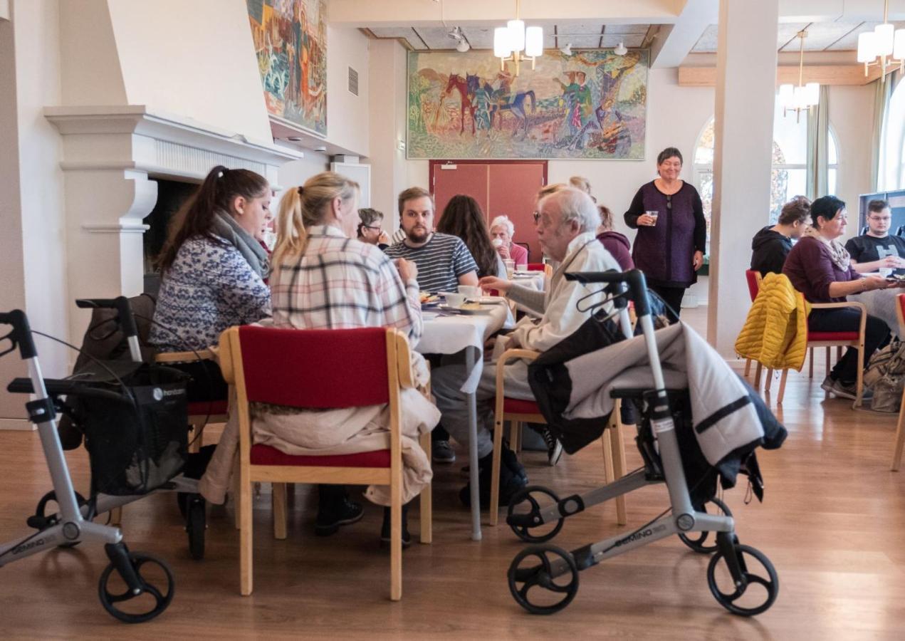 הארסטד Trondenes Sommerhostel מראה חיצוני תמונה